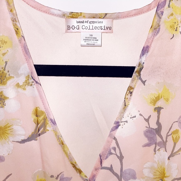 Light Pink Chiffon Bell Sleeve Flower Dress - Picture 10 of 11